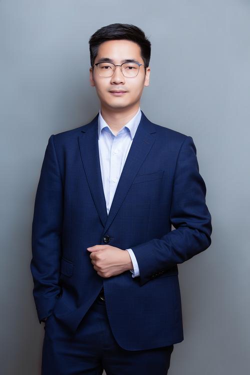 王胜军动态图形设计负责人